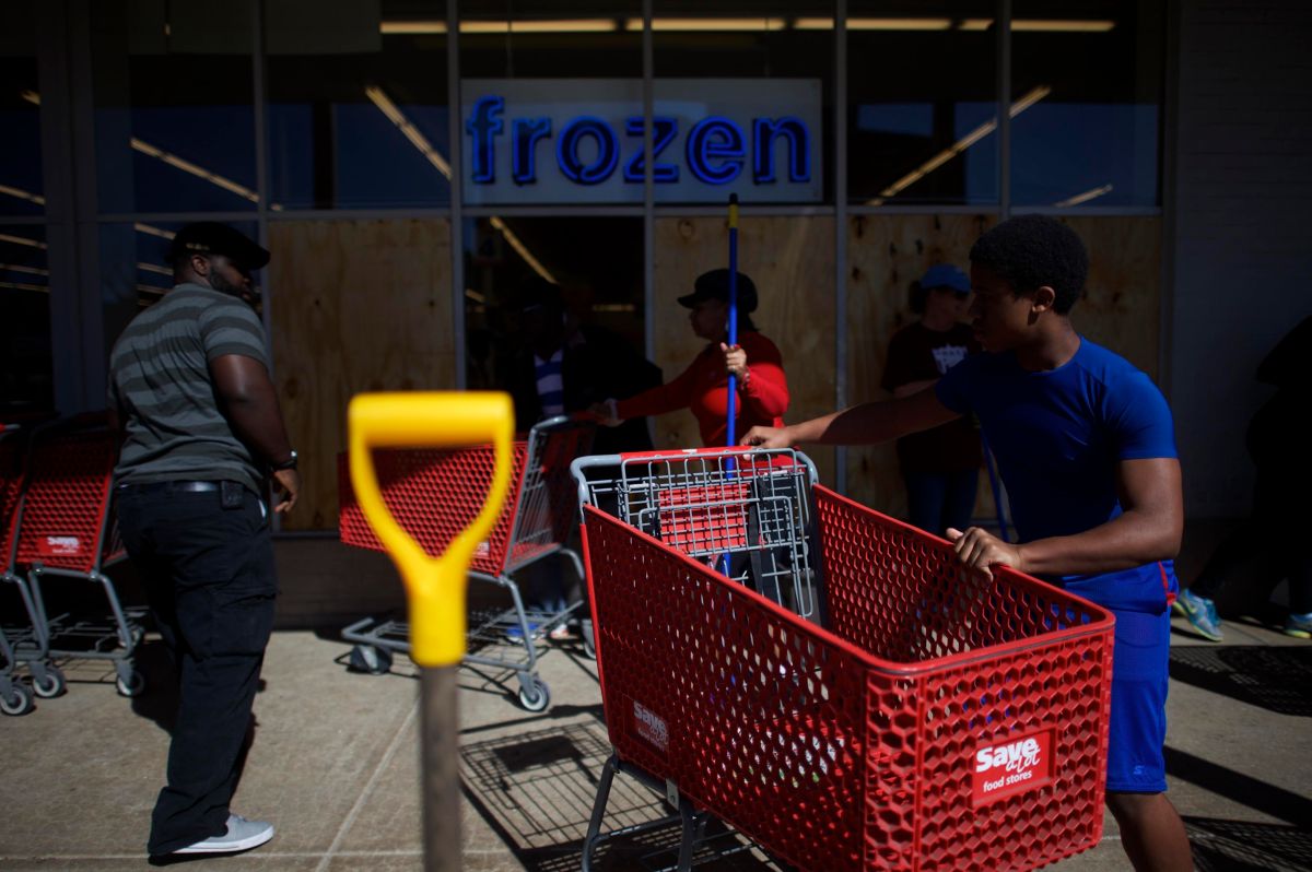 People Cleaning Up Baltimore After Riots
