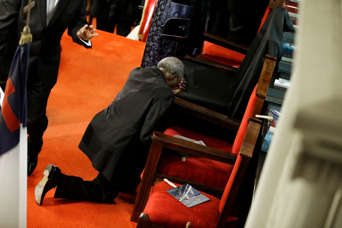 Charleston In Mourning After 9 Killed In Church Massacre