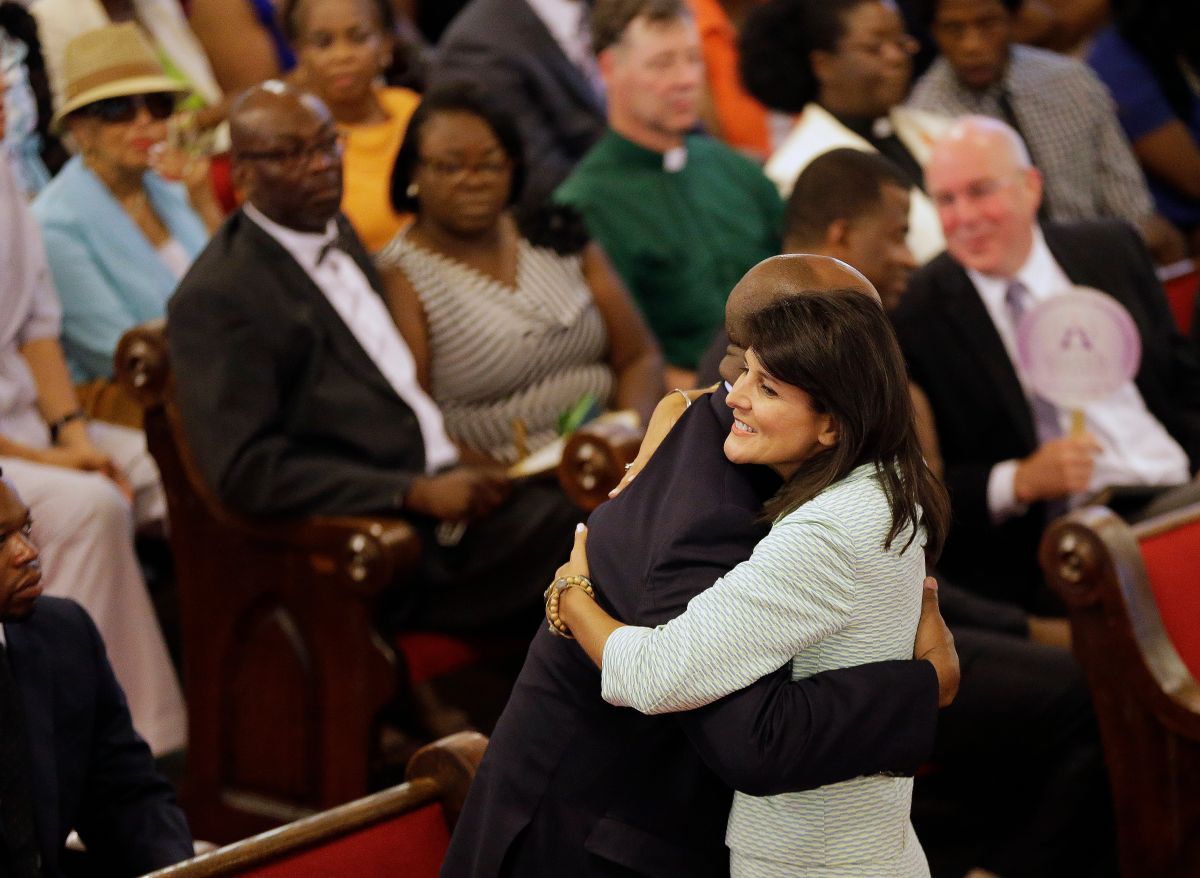Charleston In Mourning After 9 Killed In Church Massacre
