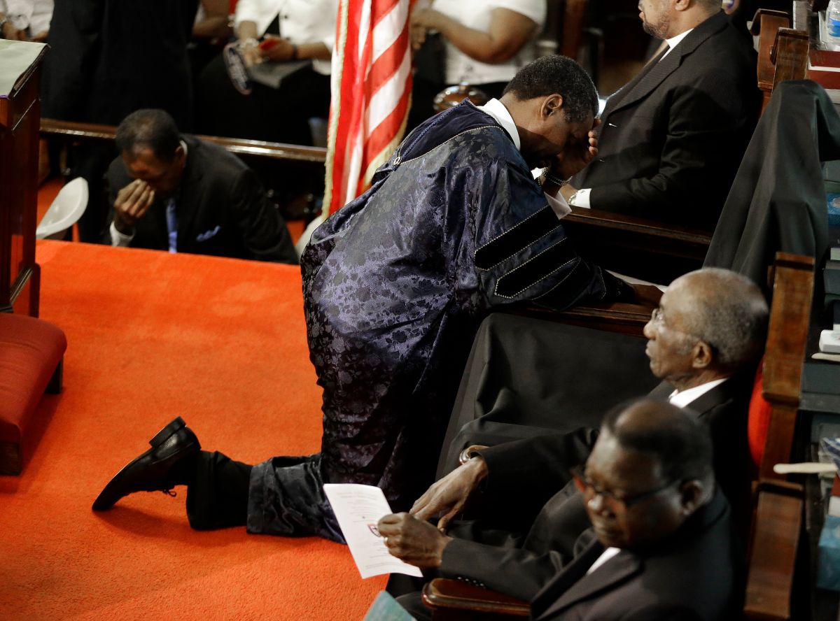Charleston In Mourning After 9 Killed In Church Massacre