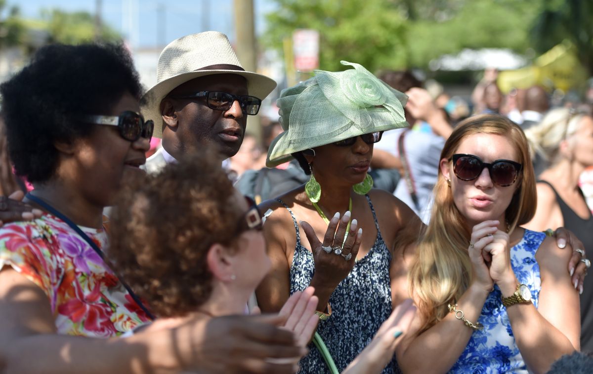 Charleston In Mourning After 9 Killed In Church Massacre