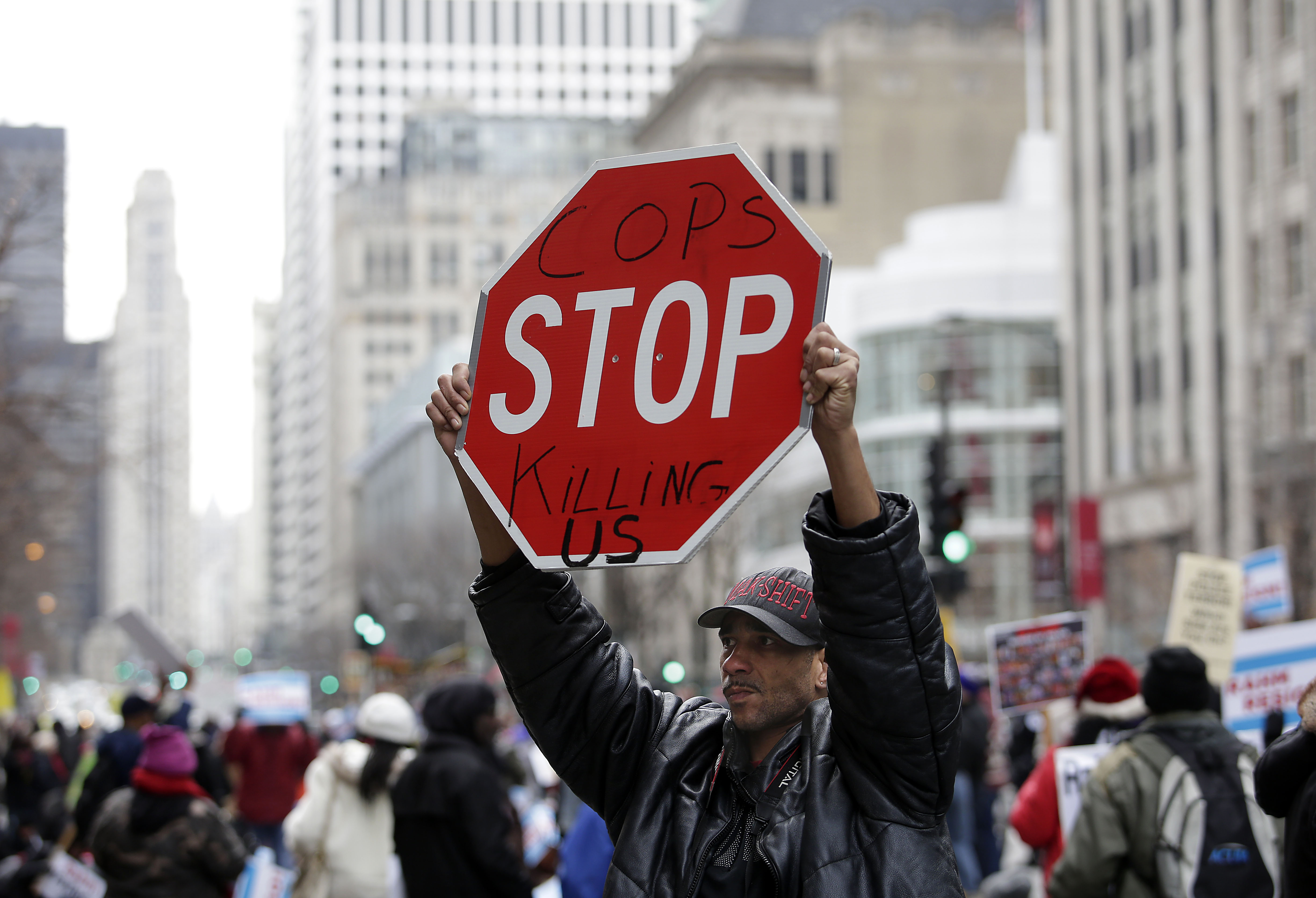 Chicago Protesters Attempt To Disrupt Last Minute Holiday Shopping