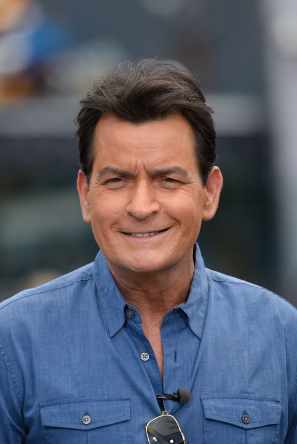 Charlie Sheen, Fifth Harmony, Ryan Paevey, Noah Galloway And Jerry Ferrara On 'Extra'