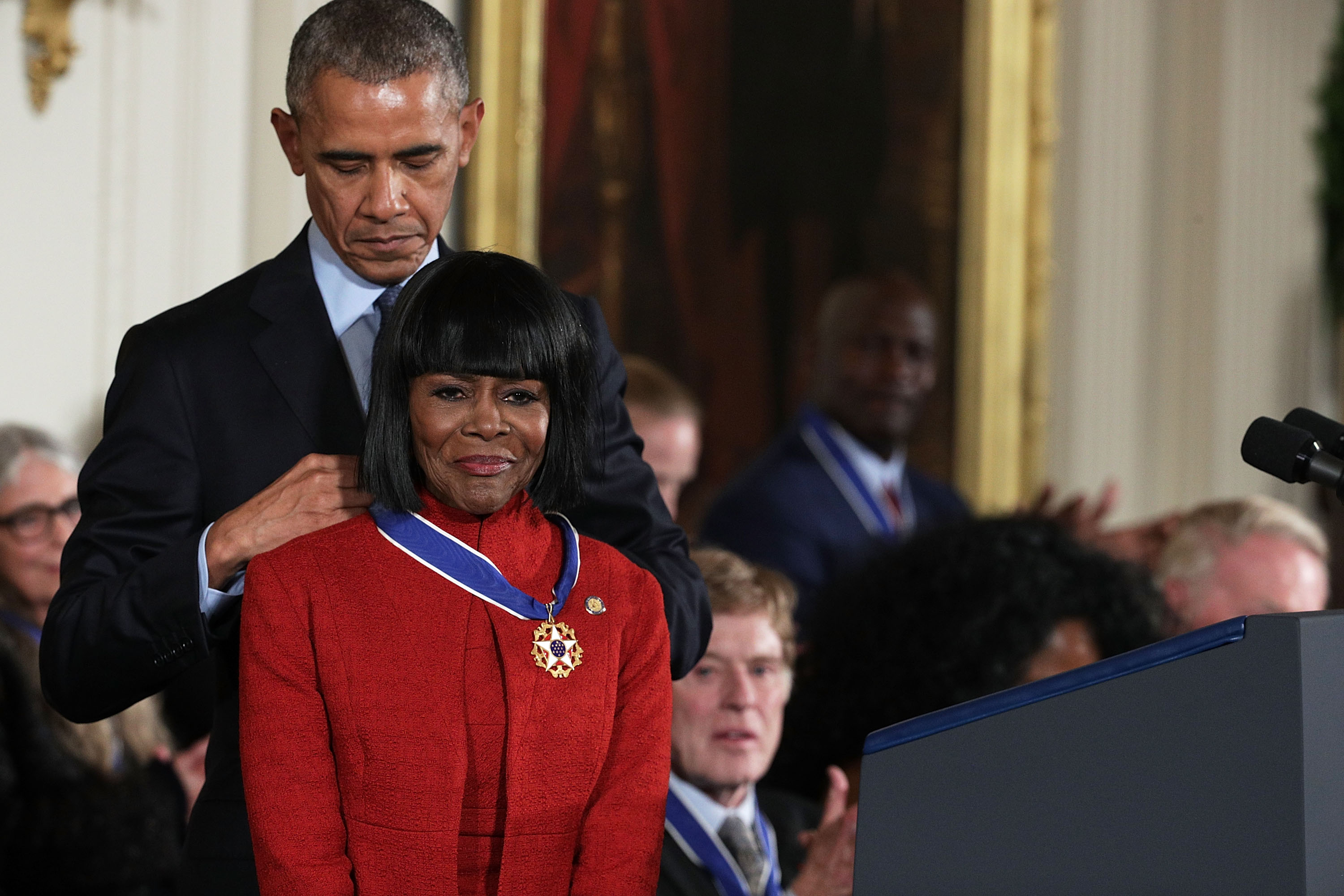 Obama Honors 21 Americans With Presidential Medal Of Freedom