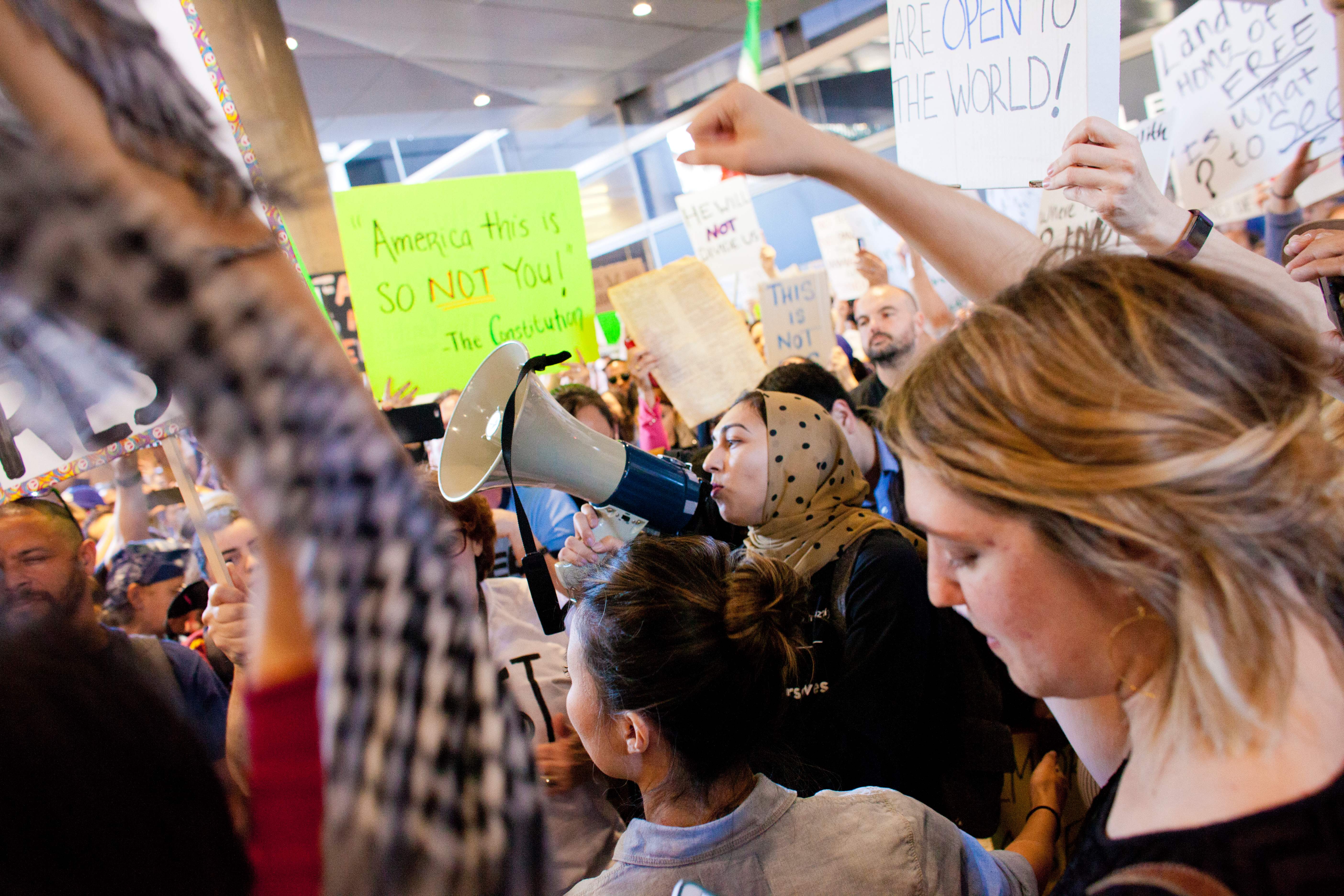 US-TRUMP-PROTEST-IMMIGRATION-POLITICS-MIGRATION-LA-DEMONSTRATION