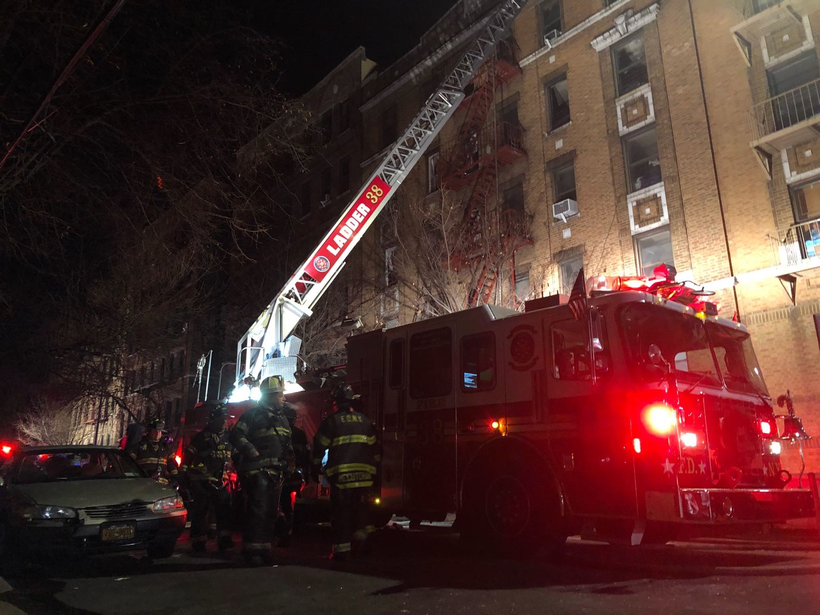 Massive fire breaks out at New York apartment building
