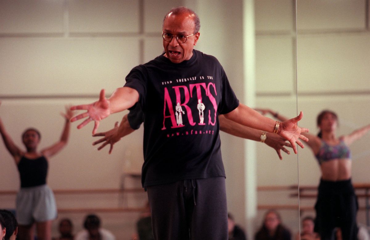 CA.mckayle.teach.0424.RLIrvineChoreographer Donald McKayle works with students in a class he tea