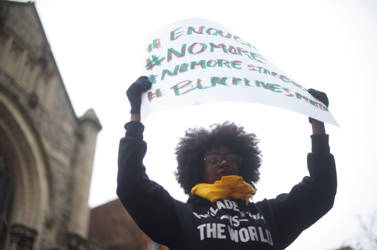 Philadelphia Police Arrest Of Two Black Men In Starbucks, Prompts Apology From Company's CEO