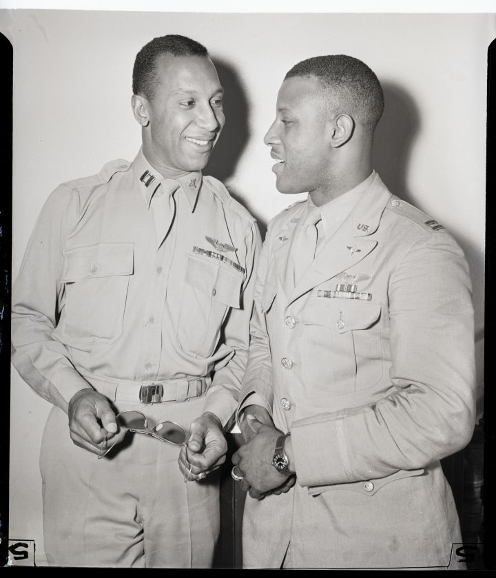 Black Pilots Return To U.S.