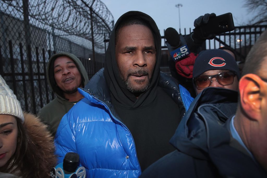 R. Kelly Appears In Court For Aggravated Sexual Abuse Charges