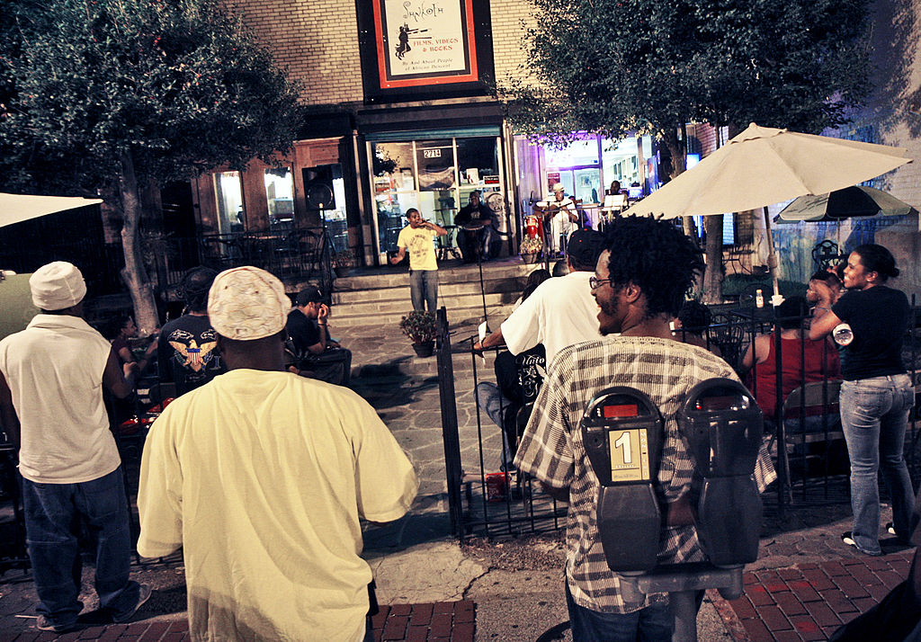 SLUG: ST-READ. DATE: September, 7, 2007 CREDIT: Bill O'Leary / TWP. WASHINGTON, DC. Local artist B