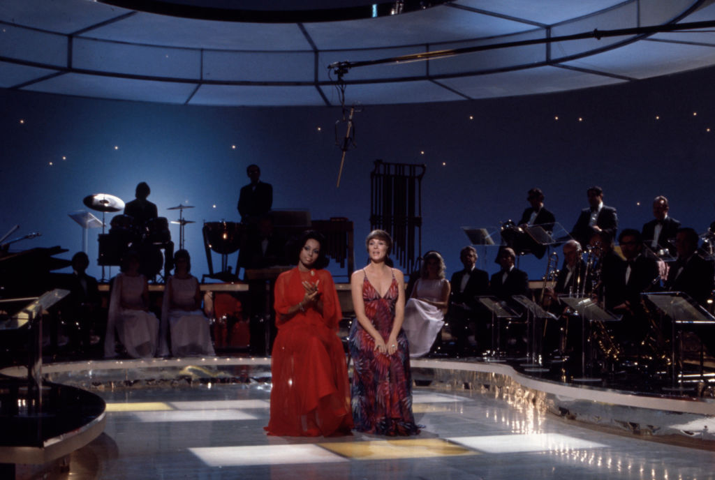 Diahann Carroll, Julie Andrews Appearing On 'The Julie Andrews Hour'