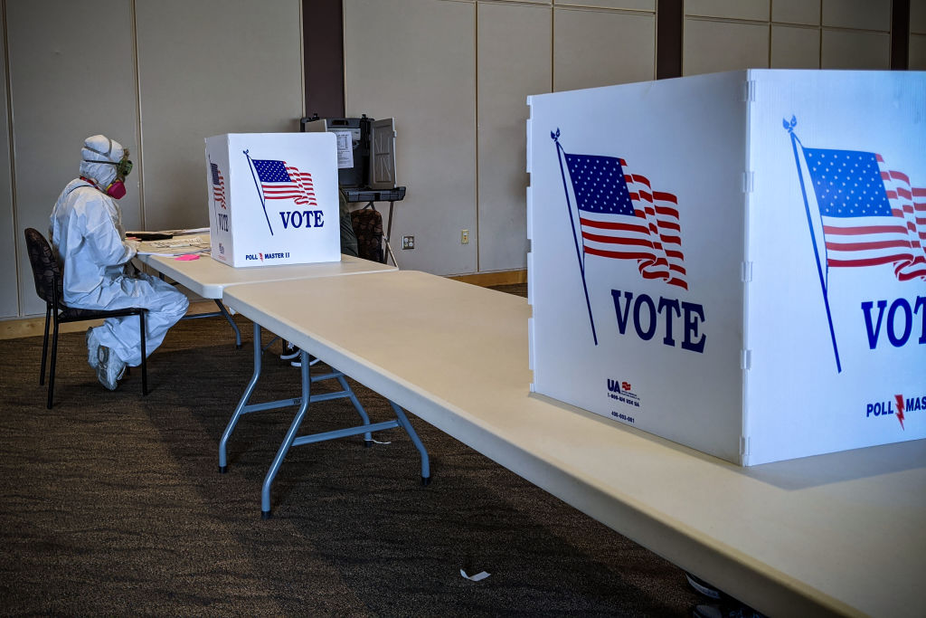 TOPSHOT-US-HEALTH-VIRUS-POLITICS-VOTE-WISCONSIN