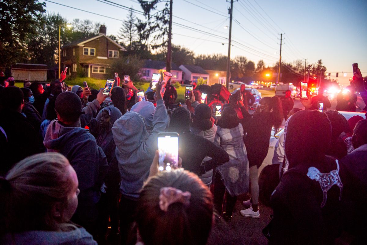 Protesters gather for Sean Reed