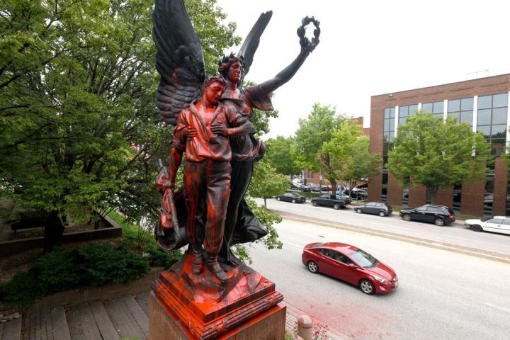 Confederate Soldiers and Sailors Monument