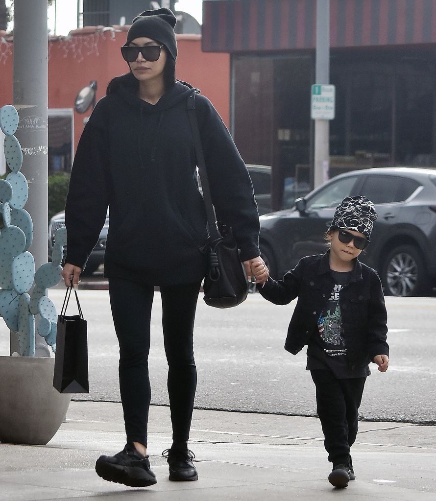 6/01/2020 : Actress Naya Rivera pictured as she holds hands with her son Josey Hollis Dorsey while out for a stroll in Los Angeles, CA, USA.
