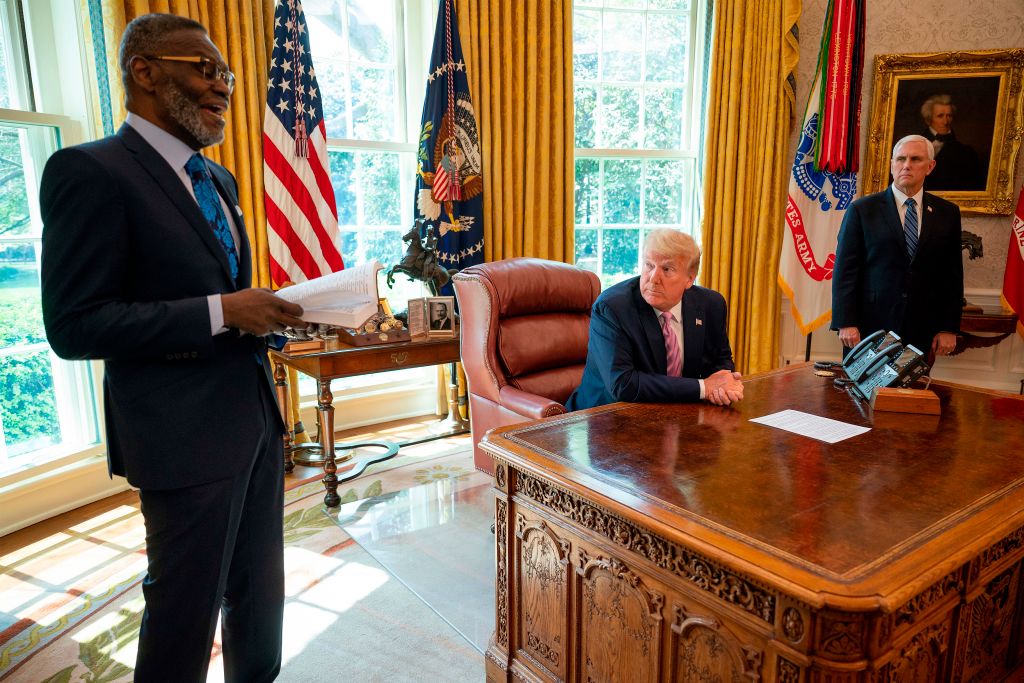US-HEALTH-VIRUS-POLITICS-TRUMP-EASTER