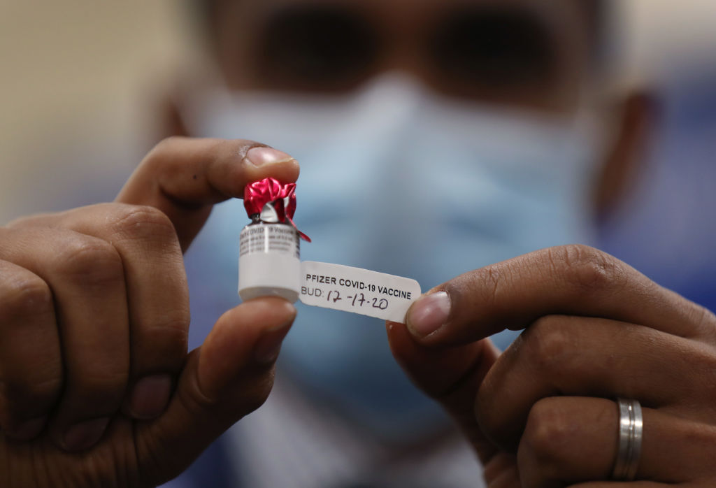 Broward Health Medical Center Administers First Of Its Covid Vaccinations To Healthcare Workers