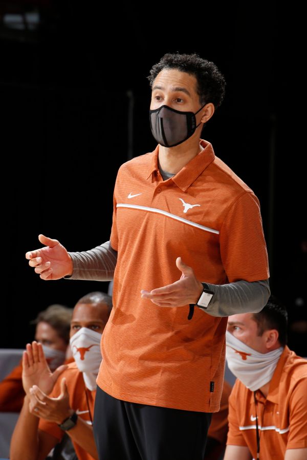 COLLEGE BASKETBALL: NOV 30 Maui Invitational - Texas v Davidson