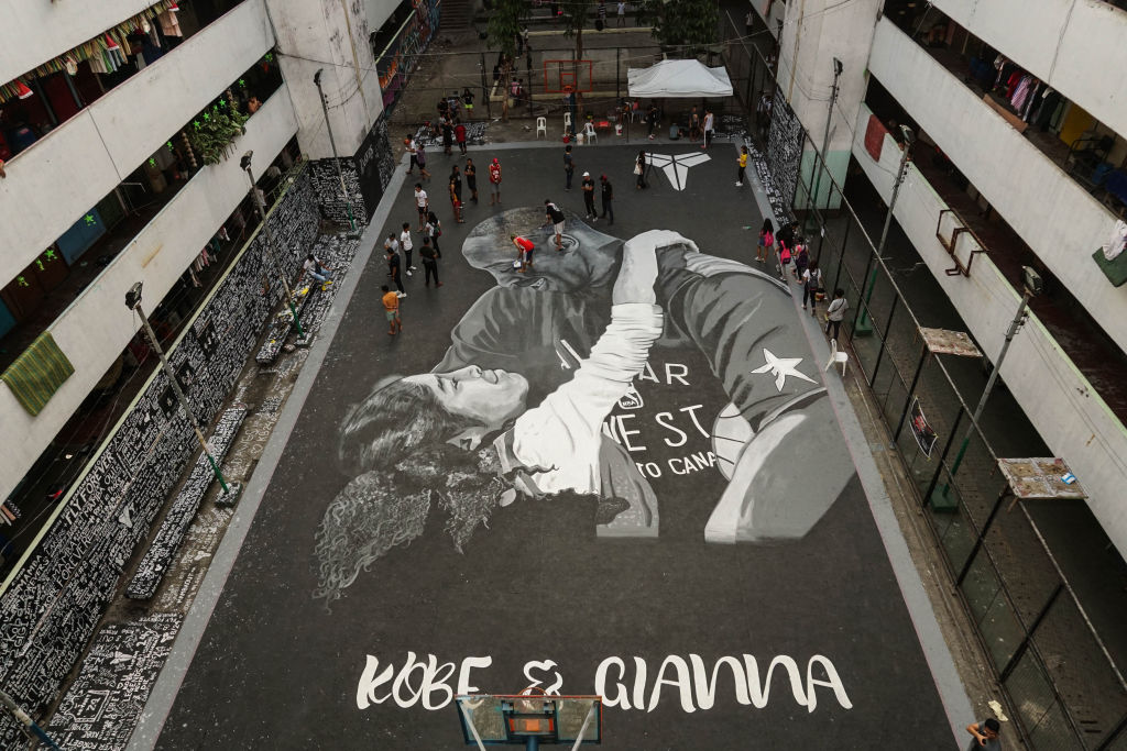 Fans in Philippines pay tribute to Kobe Bryant