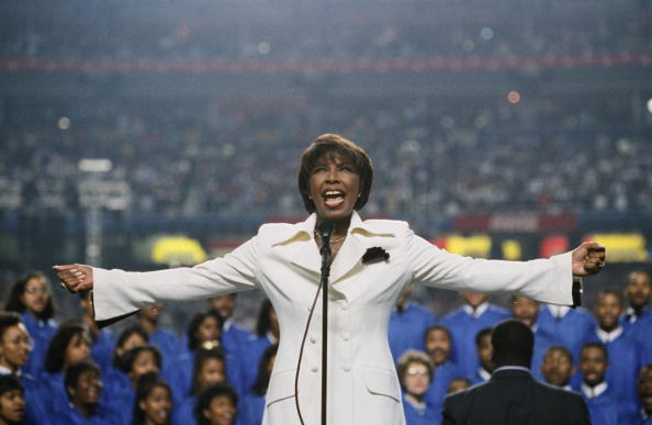 Natalie Cole Sings National Anthem at Superbowl XXVII