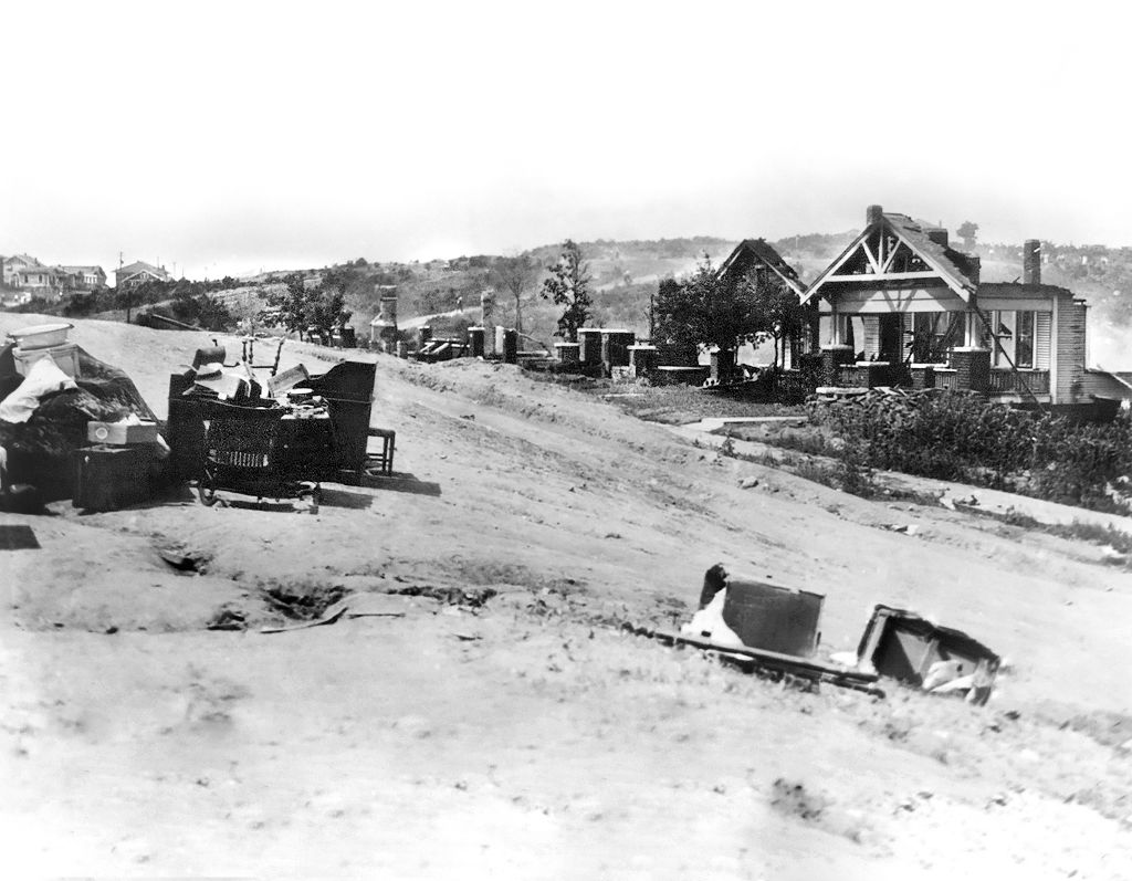 Race Riots, Tulsa, Oklahoma, USA, Alvin C. Krupnick Co. June 1921