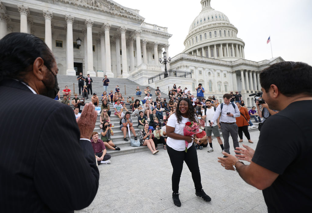 Rep. Cori Bush Sleeps Outside Capitol Building In Push To Extend Federal Eviction Moratorium