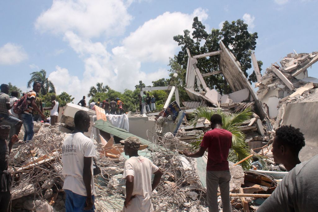 TOPSHOT-HAITI-QUAKE
