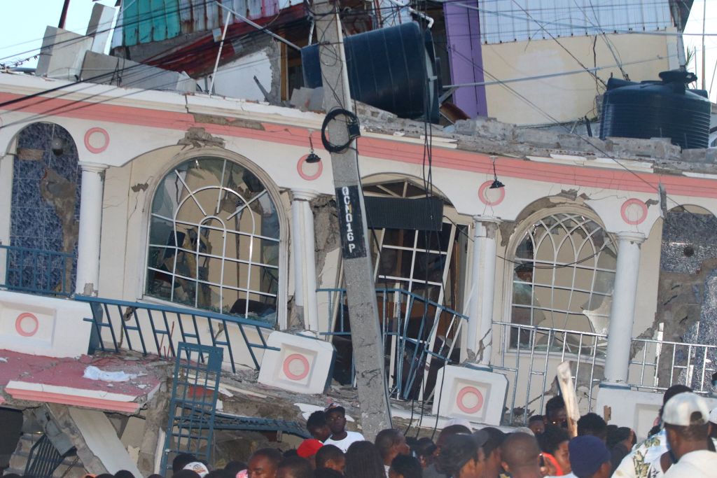 TOPSHOT-HAITI-QUAKE
