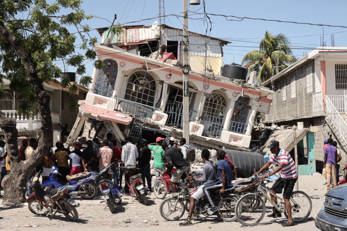 Haiti Quake Death Toll Passes 700 as U.S. Deploys Search Teams