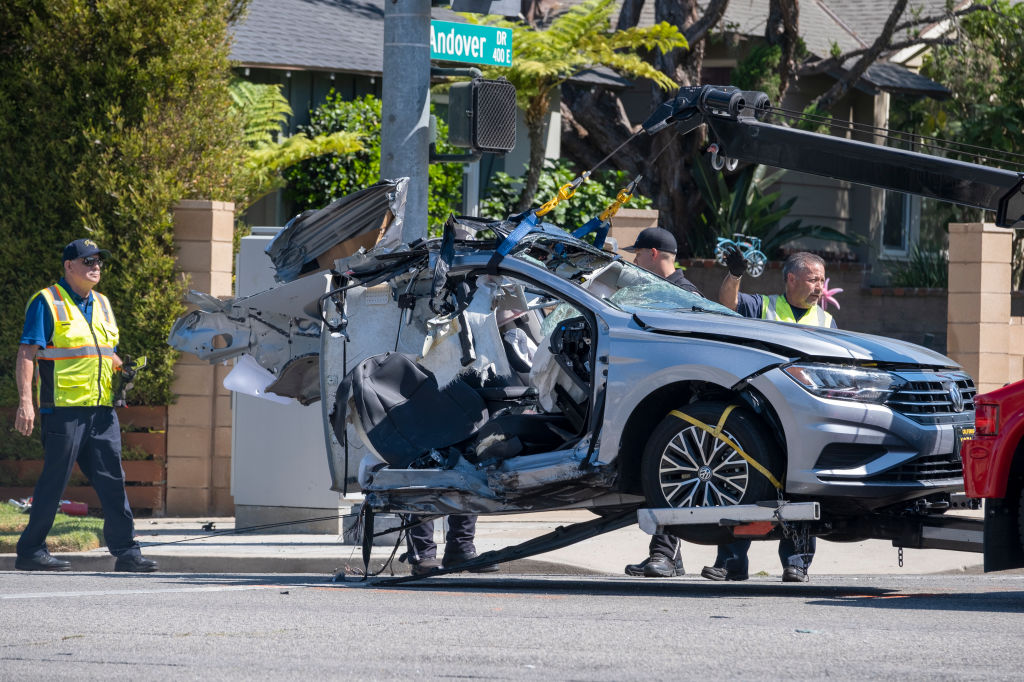 3 dead, 2 injured in fiery collision in Burbank