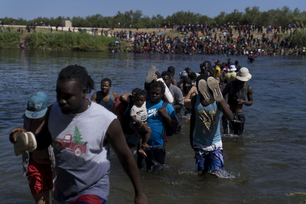 Thousands Of Migrants Gather In Del Rio As U.S. Closes Part Of Texas Border