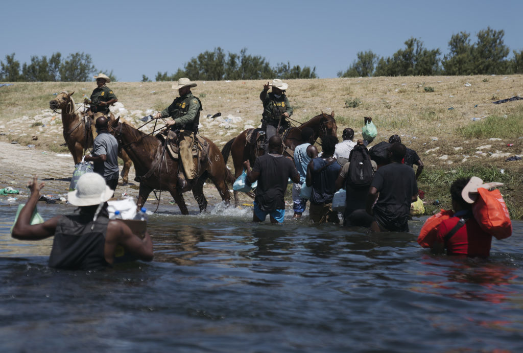 Thousands Of Migrants Gather In Del Rio As U.S. Closes Part Of Texas Border