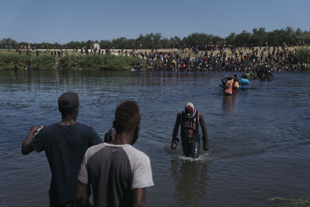 Thousands Of Migrants Gather In Del Rio As U.S. Closes Part Of Texas Border