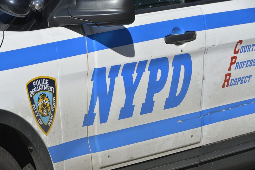 US-NEWS-NYPD-OFFICER-FIGHT-NY