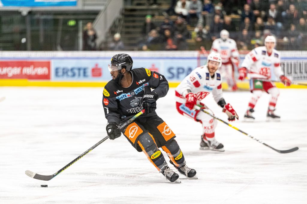 Dornbirn Bulldogs v EC KAC - Erste Bank Eishockey Liga