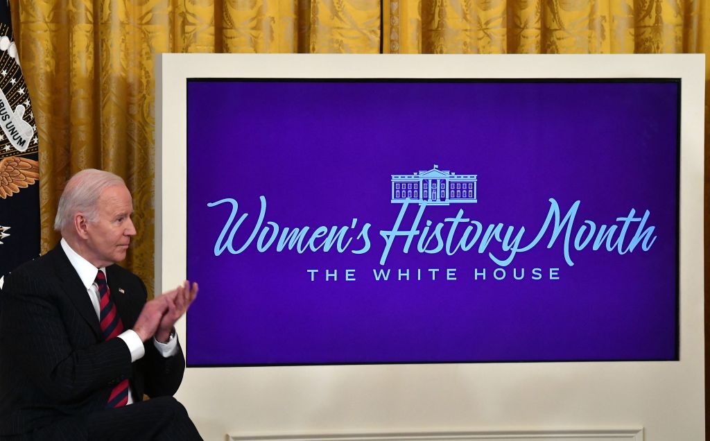 US-POLITICS-BIDEN-EQUAL PAY