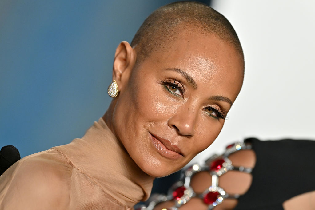 Jada Pinkett Smith Smiles at the 2022 Vanity Fair Oscar Party Hosted By Radhika Jones - Arrivals