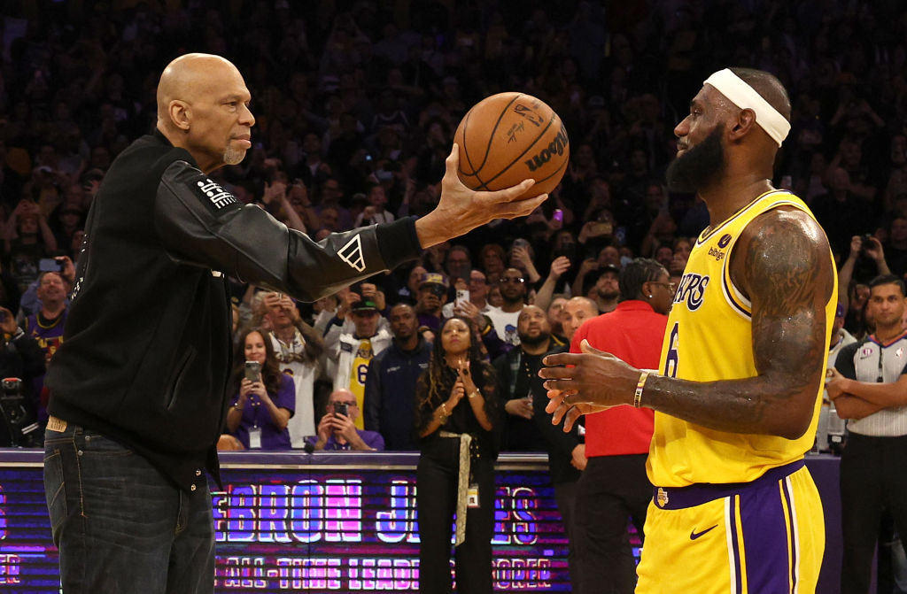 Oklahoma City Thunder v Los Angeles Lakers