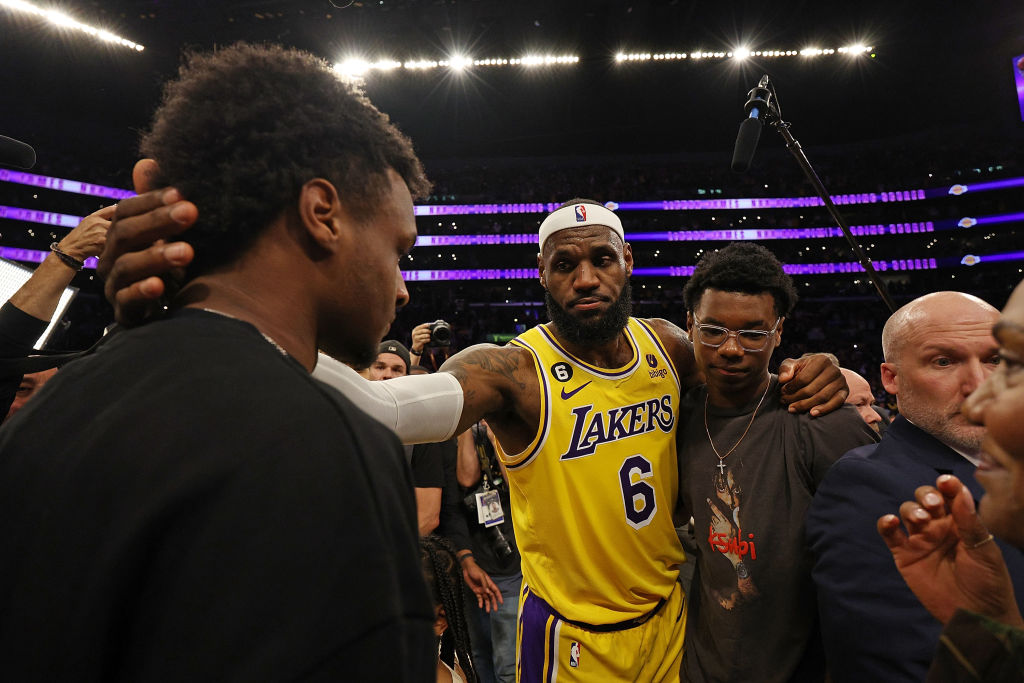 Oklahoma City Thunder v Los Angeles Lakers