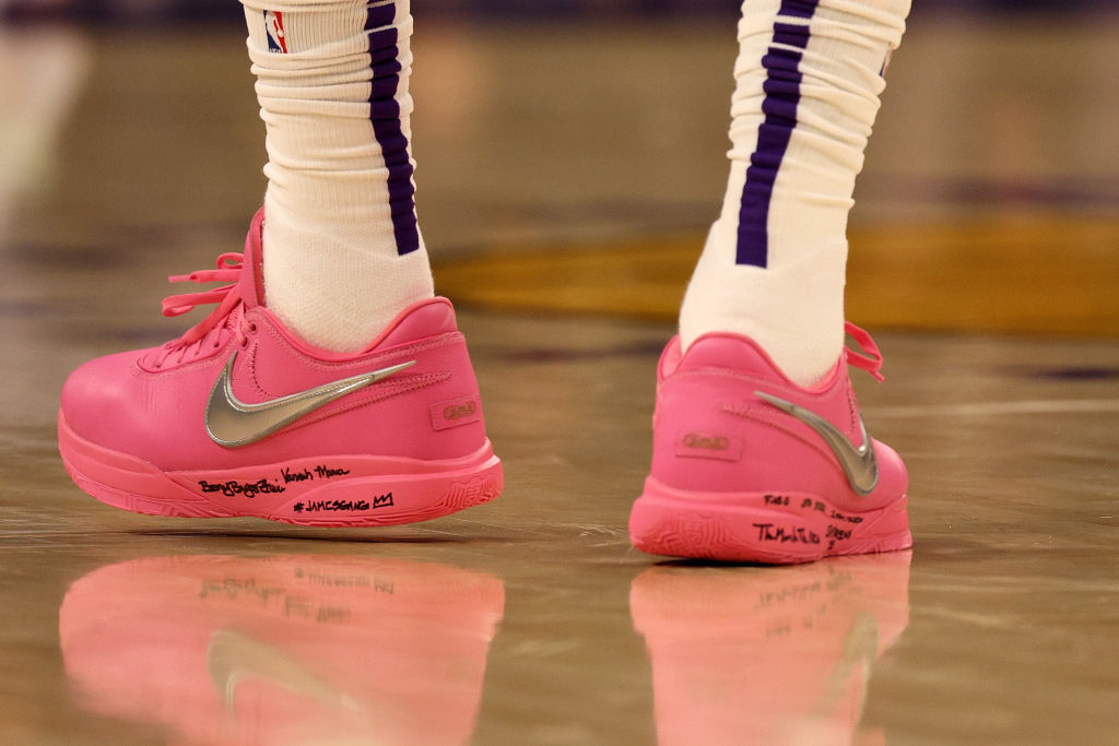 Oklahoma City Thunder v Los Angeles Lakers