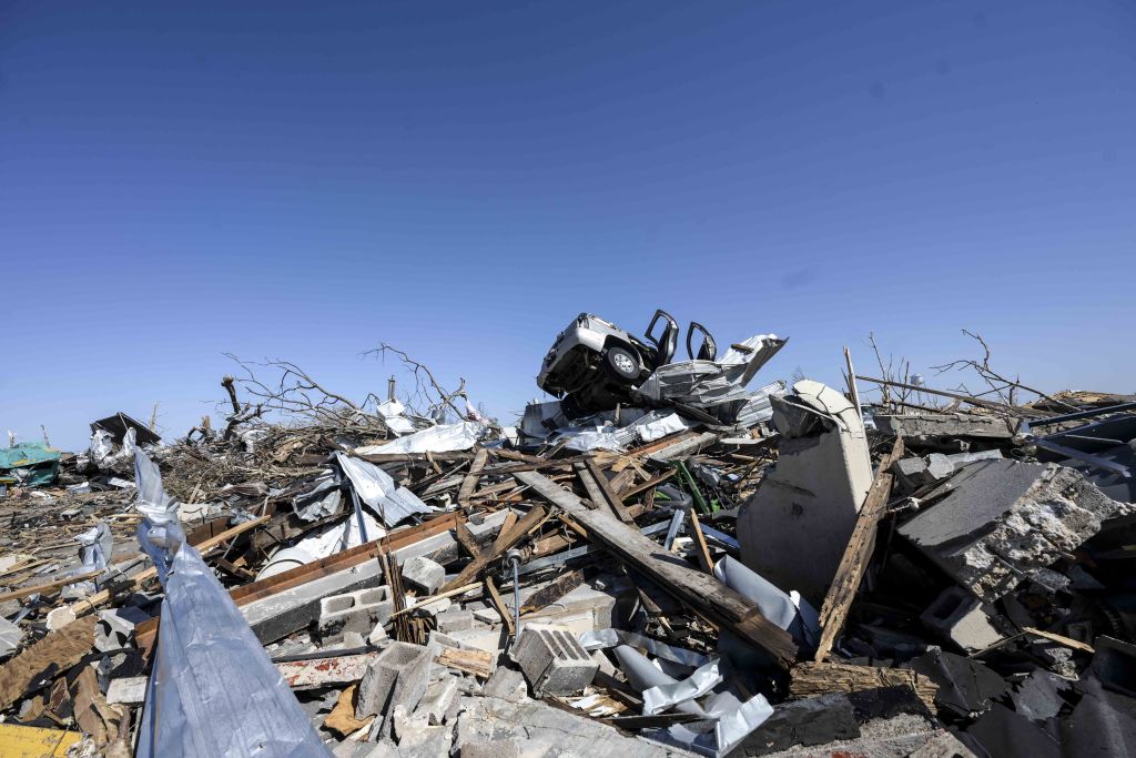 At least 25 killed as tornado rips through US state of Mississippi