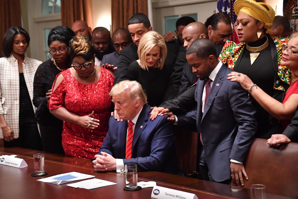 TOPSHOT-US-POLITICS-TRUMP