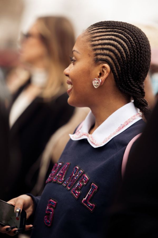 Street Style - Paris Fashion Week - Womenswear Fall Winter 2023 2024 : Day Nine