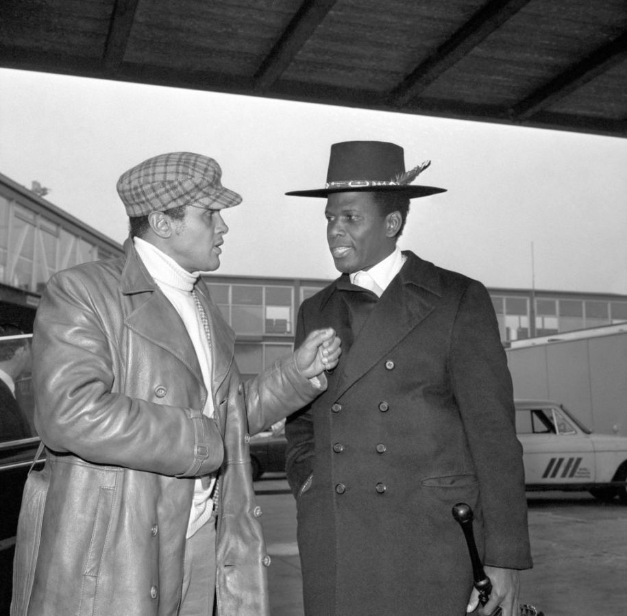 Entertainment - Harry Belafonte and Sidney Poitier - Heathrow Airport