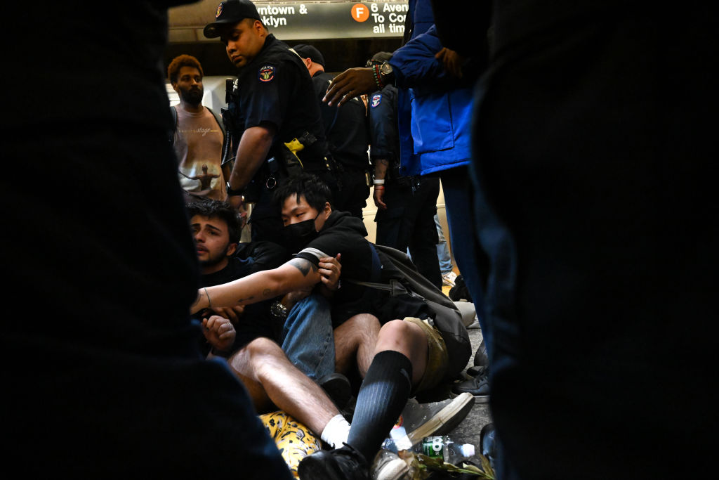 Outrage Grows After Chokehold Death Of Man On Subway