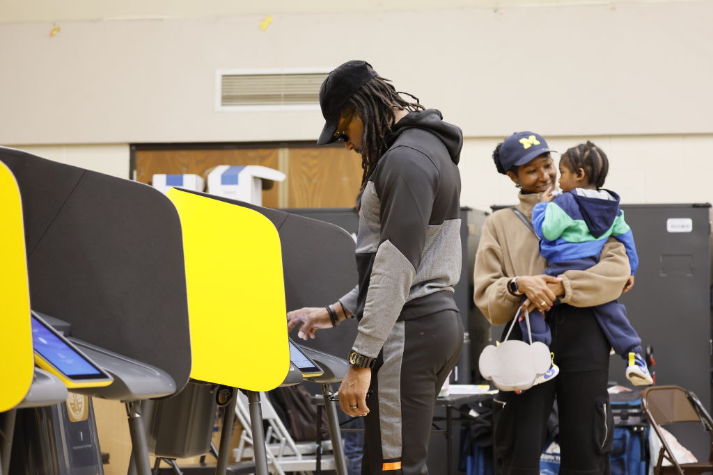 Voting during Super Tuesday election