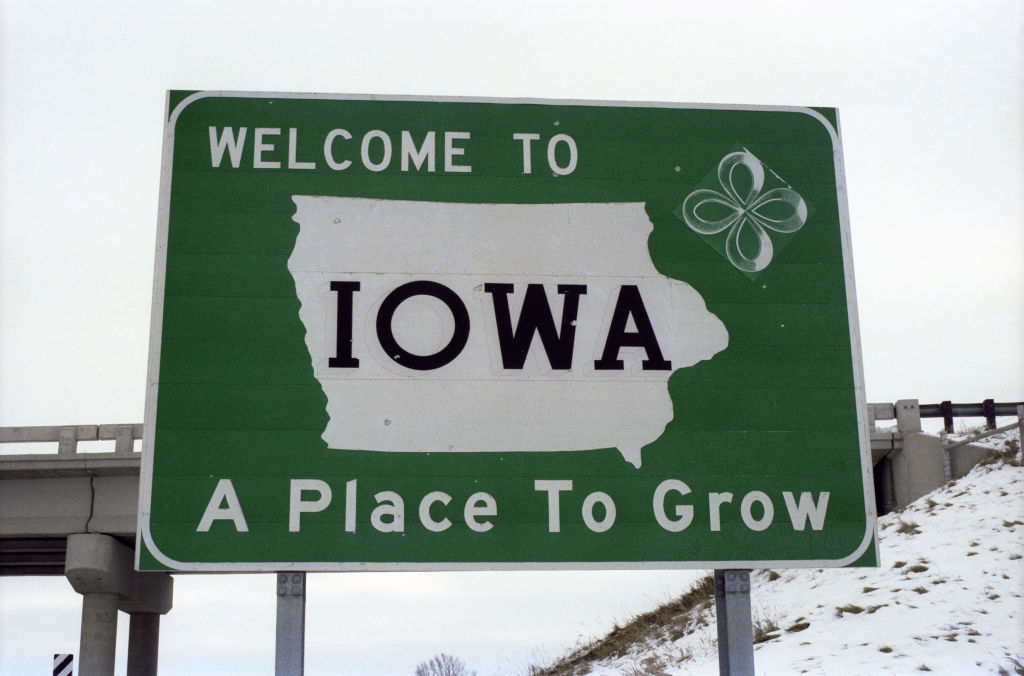 Welcome To Iowa Sign