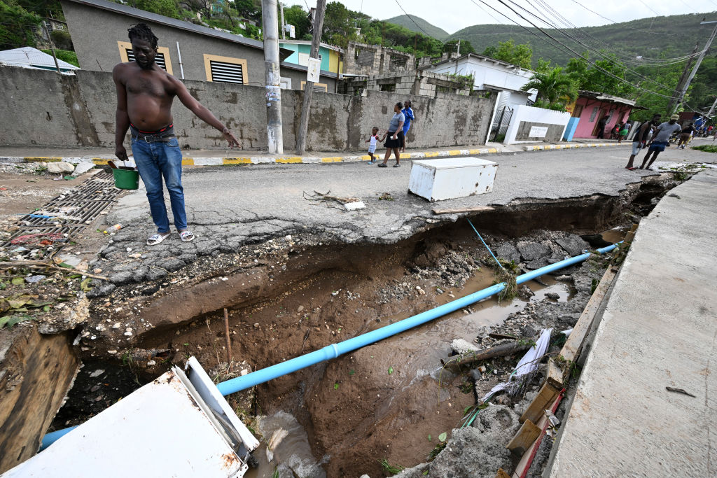TOPSHOT-JAMAICA-CARIBBEAN-WEATHER-HURRICANE-BERYL