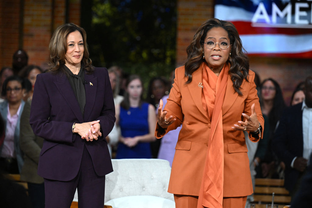 US-VOTE-POLITICS-HARRIS-WINFREY